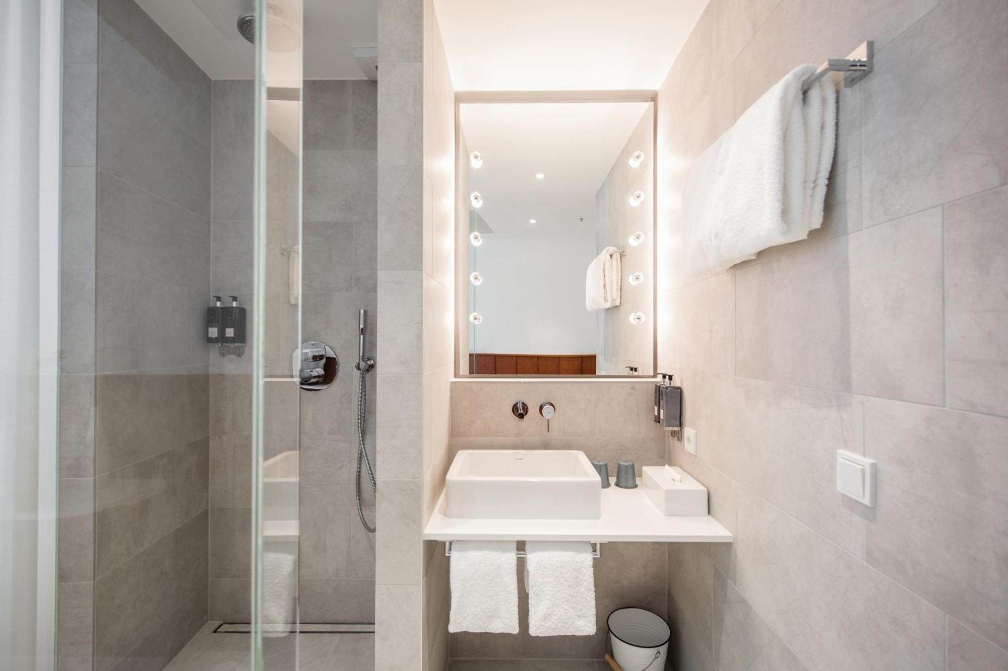 Wow Room,1640395067:JPEG